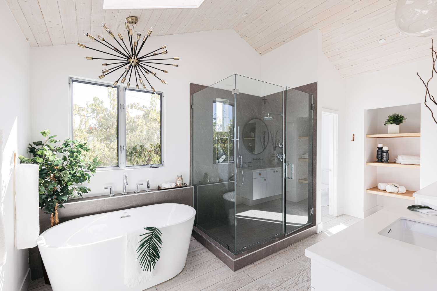 Small Bathroom Makeover Ideas: Transforming Your Space into a Stylish Retreat