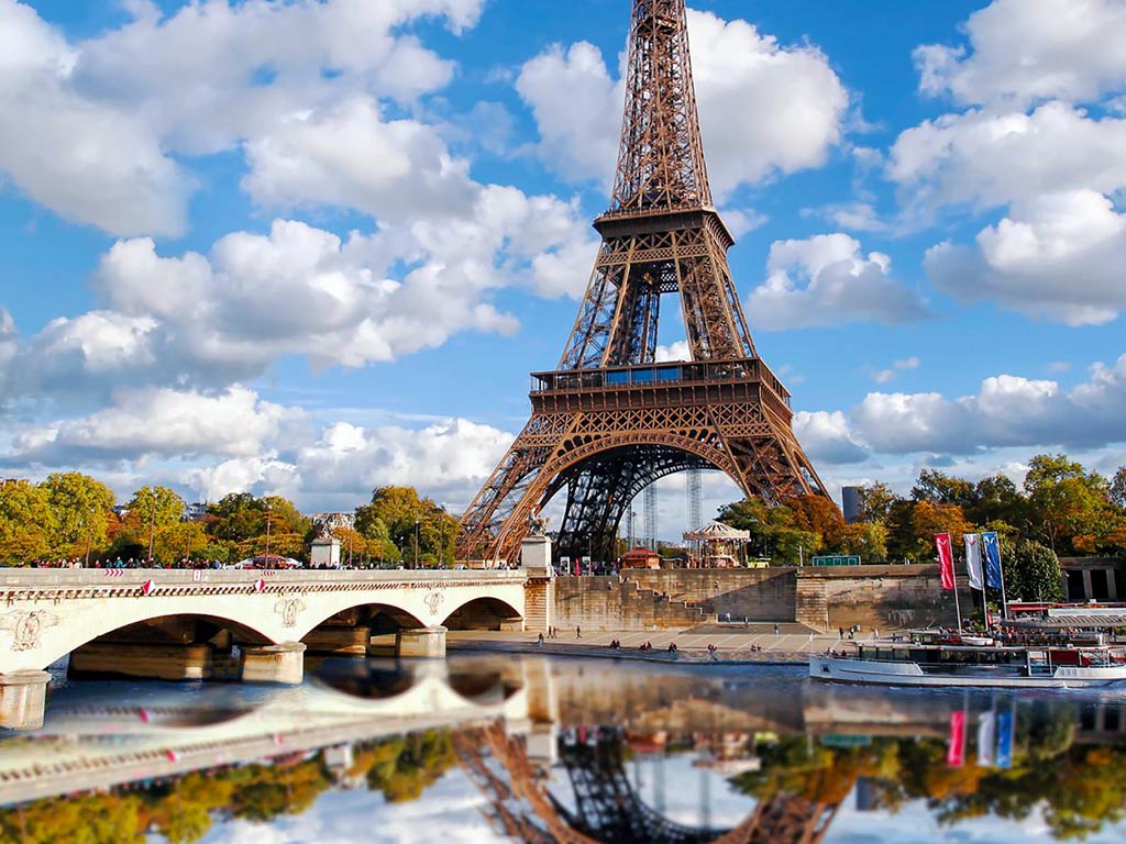 Explore the Seine River: Paris Tours You’ll Never Forget